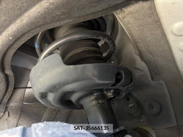 Toyota NOAH 2023-04 7021068-19