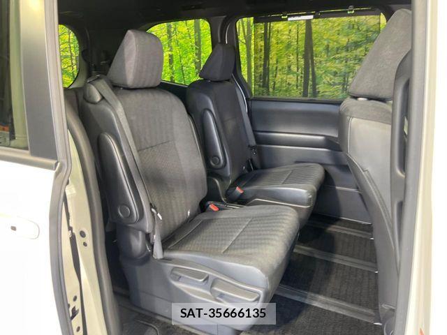 Toyota NOAH 2023-04 7021068-8
