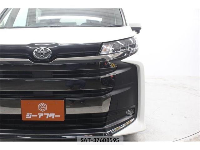 Toyota NOAH 2022-04 7021072-13