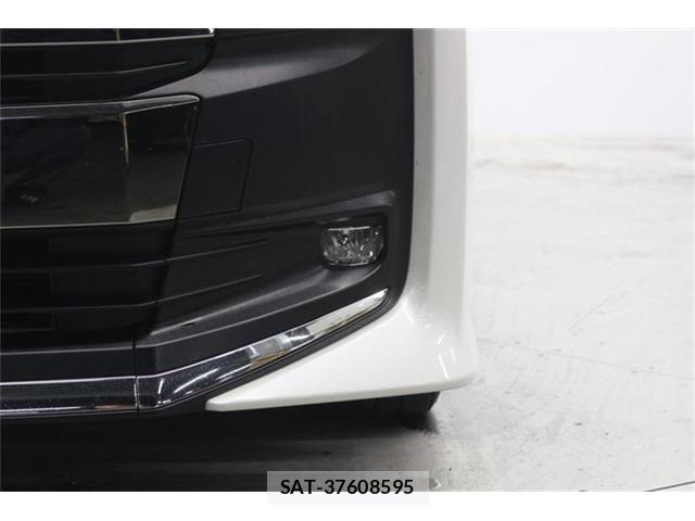 Toyota NOAH 2022-04 7021072-15
