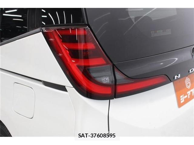 Toyota NOAH 2022-04 7021072-17