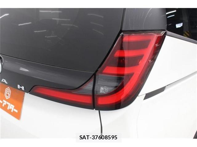Toyota NOAH 2022-04 7021072-18