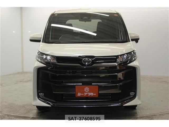 Toyota NOAH 2022-04 7021072-1