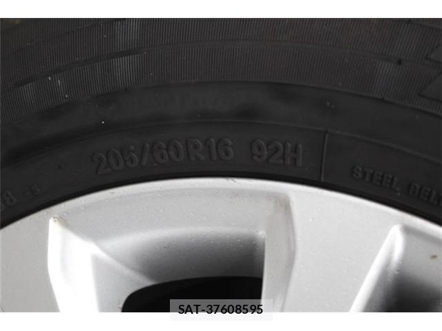 Toyota NOAH 2022-04 7021072-21