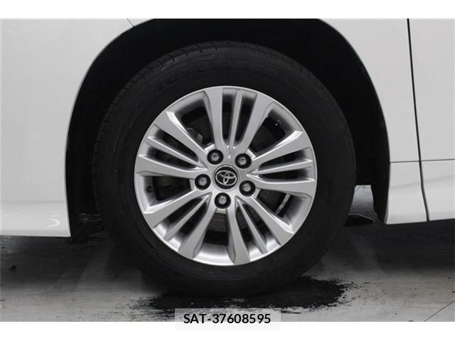 Toyota NOAH 2022-04 7021072-23