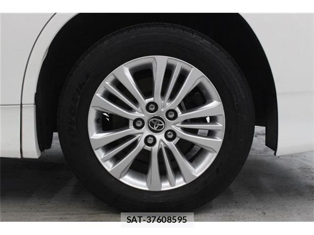 Toyota NOAH 2022-04 7021072-24