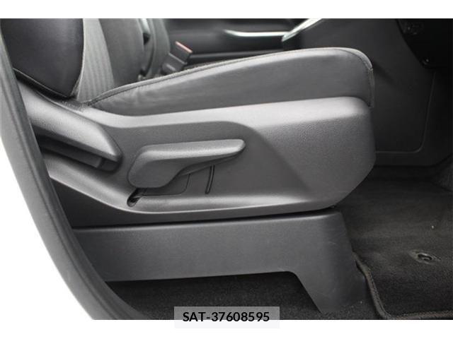 Toyota NOAH 2022-04 7021072-27