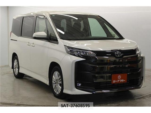 Toyota NOAH 2022-04 7021072-2