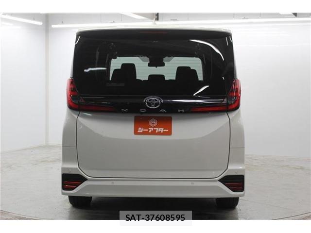 Toyota NOAH 2022-04 7021072-5