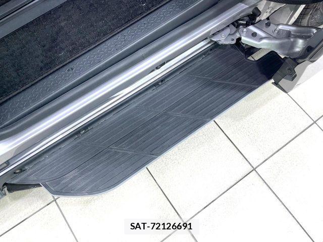 Toyota NOAH 2022-01 7021064-6