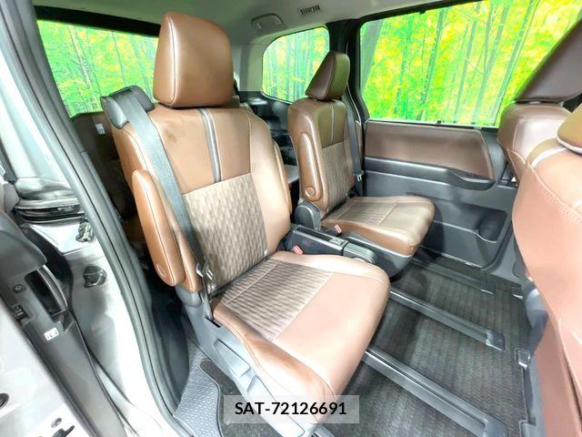 Toyota NOAH 2022-01 7021064-8