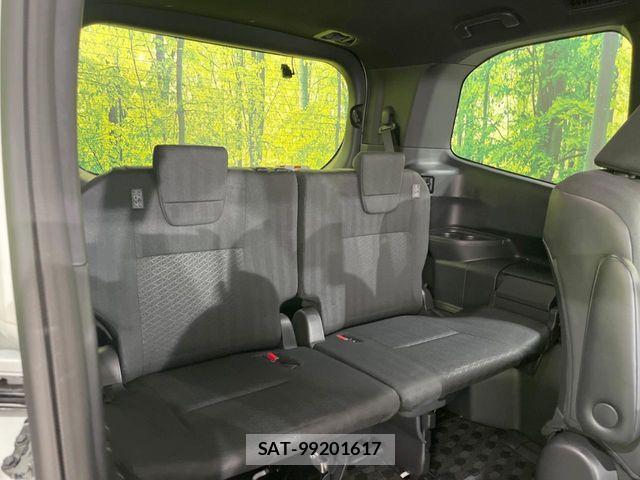 Toyota NOAH 2023-07 7021066-9