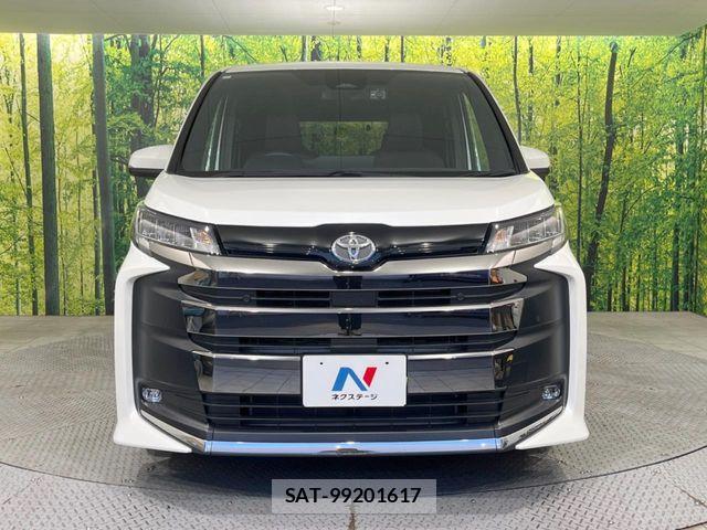 Toyota NOAH 2023-07 7021066-14
