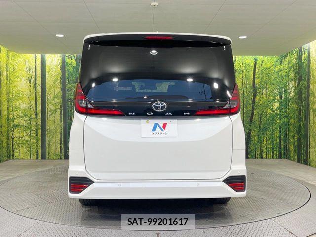 Toyota NOAH 2023-07 7021066-15