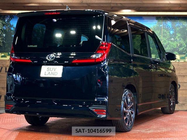 Toyota NOAH 2025-04 7021058-16