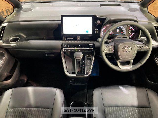 Toyota NOAH 2025-04 7021058-1