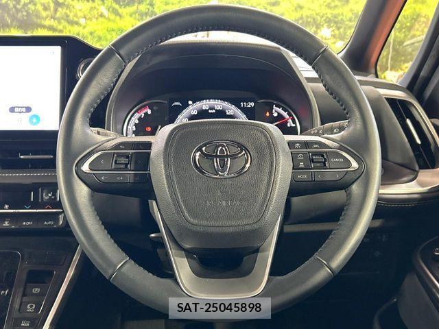 Toyota NOAH 2023-01 7021065-11