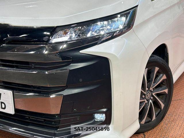 Toyota NOAH 2023-01 7021065-12