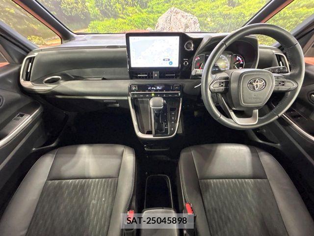 Toyota NOAH 2023-01 7021065-1