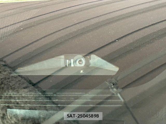 Toyota NOAH 2023-01 7021065-4