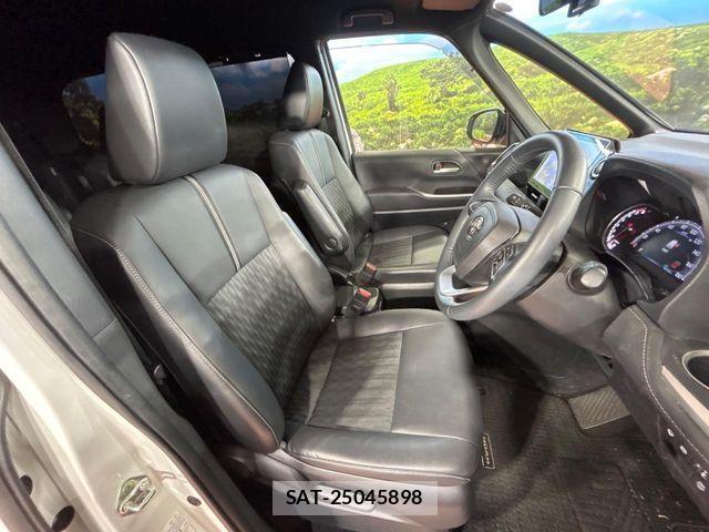 Toyota NOAH 2023-01 7021065-7
