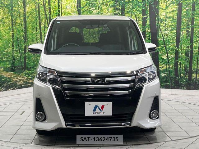 Toyota NOAH 2017-04 7021074-14