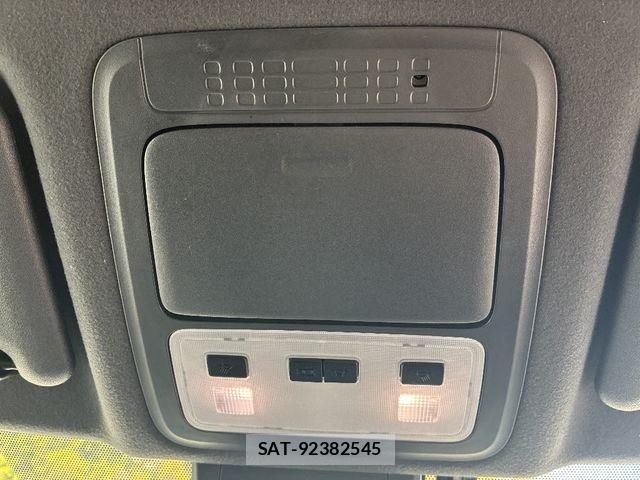 Toyota NOAH 2021-03 7021070-16