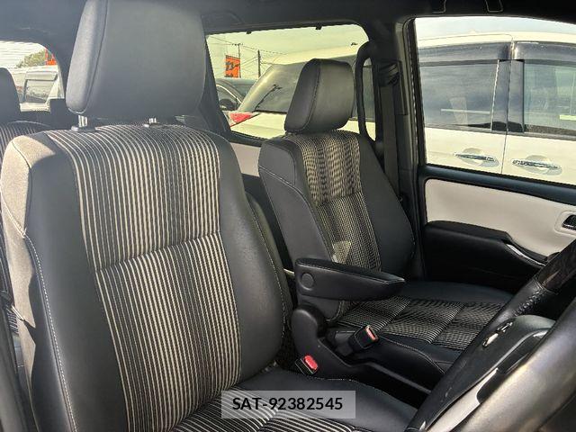 Toyota NOAH 2021-03 7021070-3