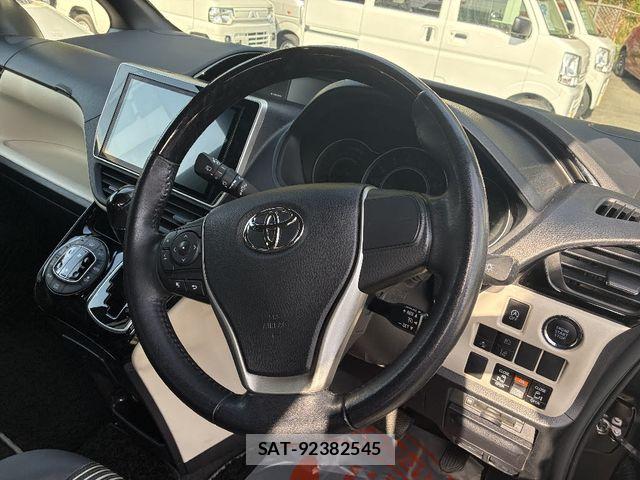Toyota NOAH 2021-03 7021070-8