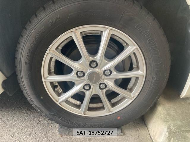 Toyota NOAH 2017-09 7059938-9