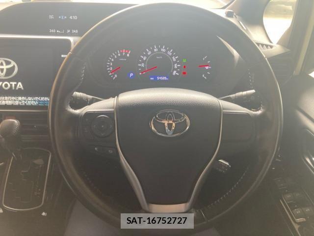 Toyota NOAH 2017-09 7059938-13