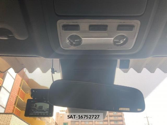 Toyota NOAH 2017-09 7059938-18
