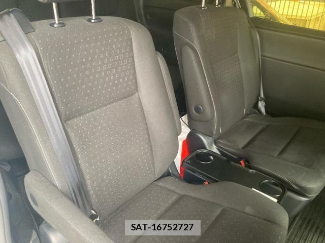 Toyota NOAH 2017-09 7059938-19