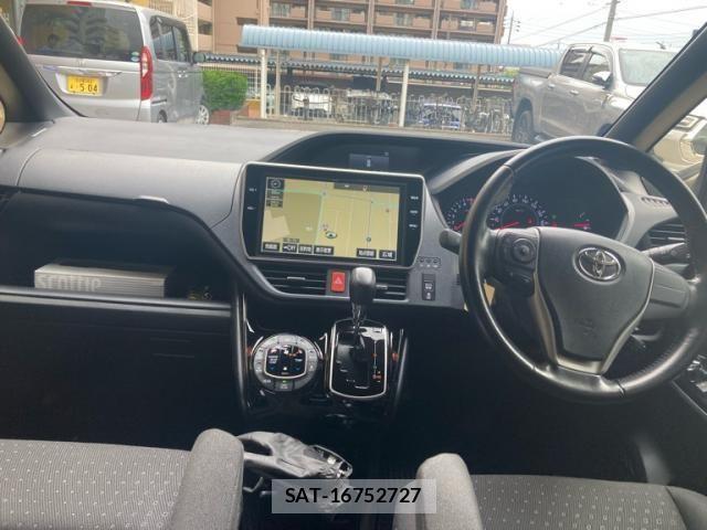 Toyota NOAH 2017-09 7059938-21