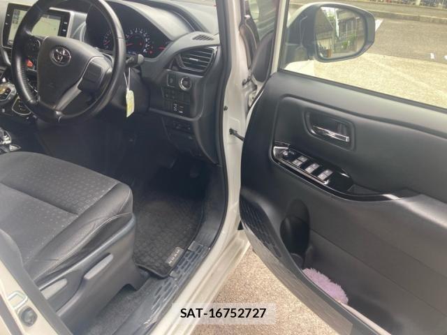 Toyota NOAH 2017-09 7059938-22