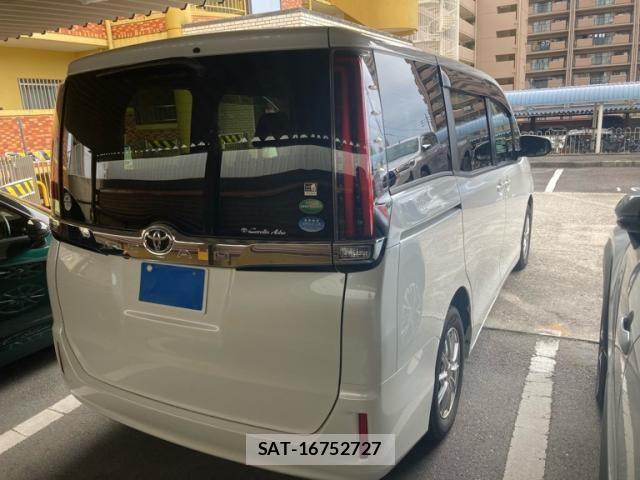 Toyota NOAH 2017-09 7059938-5