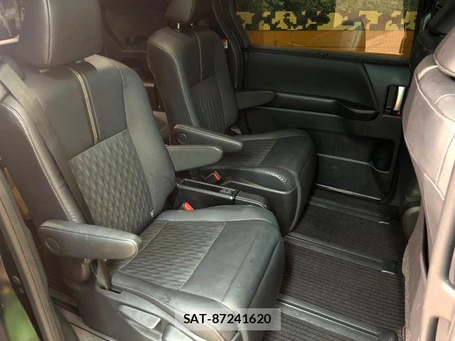 Toyota NOAH 2023-06 7059931-8