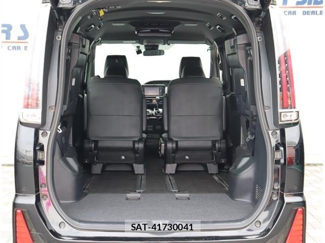 Toyota NOAH 2019-01 7059932-12