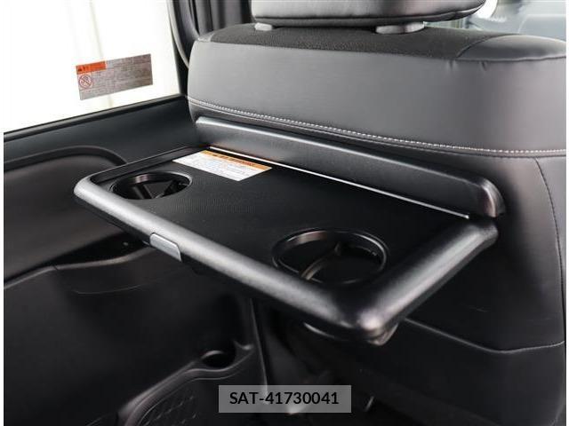 Toyota NOAH 2019-01 7059932-24