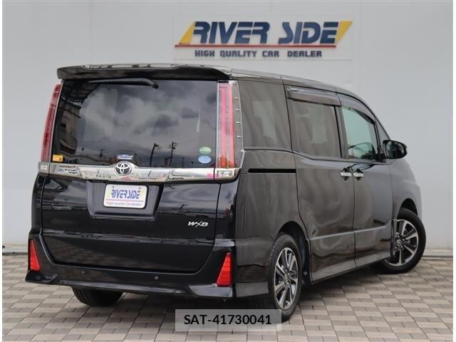 Toyota NOAH 2019-01 7059932-2