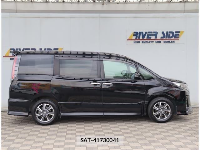 Toyota NOAH 2019-01 7059932-4