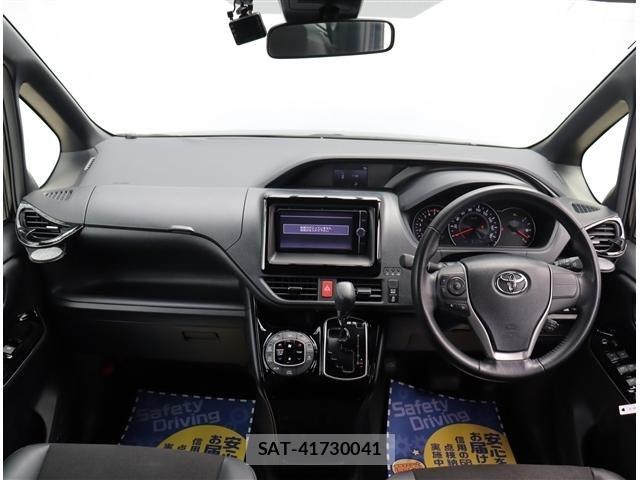 Toyota NOAH 2019-01 7059932-6