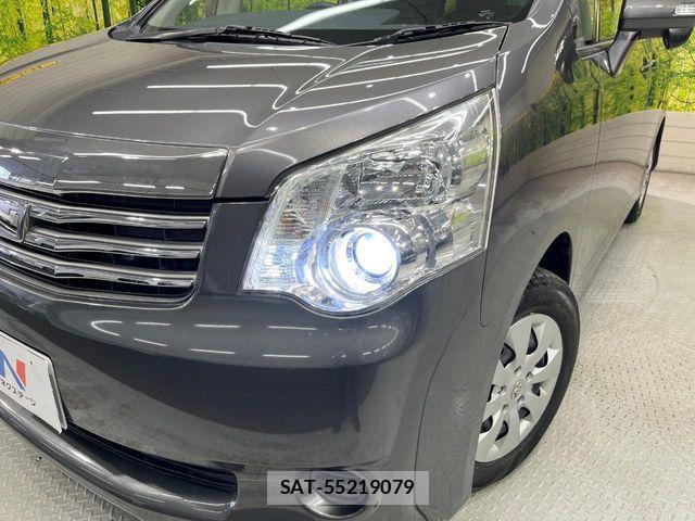 Toyota NOAH 2013-10 7059942-12