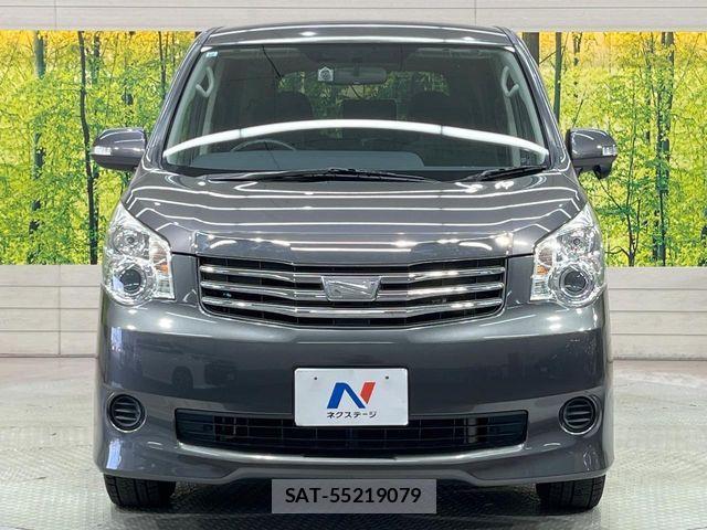 Toyota NOAH 2013-10 7059942-14