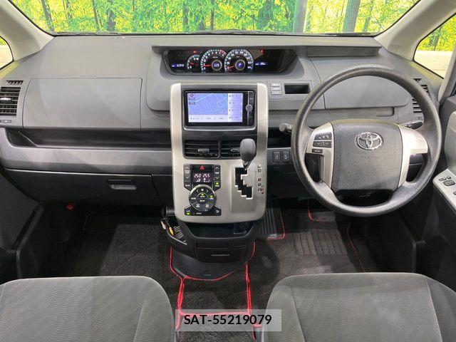 Toyota NOAH 2013-10 7059942-1