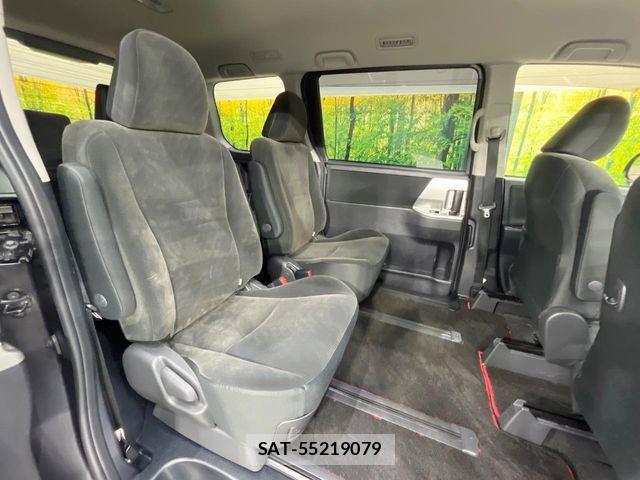 Toyota NOAH 2013-10 7059942-8
