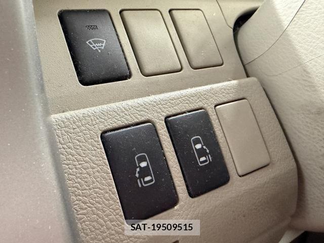 Toyota NOAH 2009-10 7059950-9