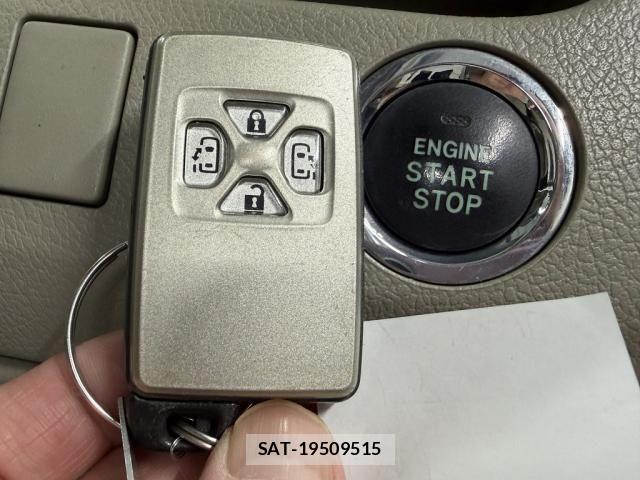 Toyota NOAH 2009-10 7059950-12