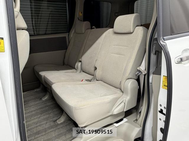 Toyota NOAH 2009-10 7059950-19