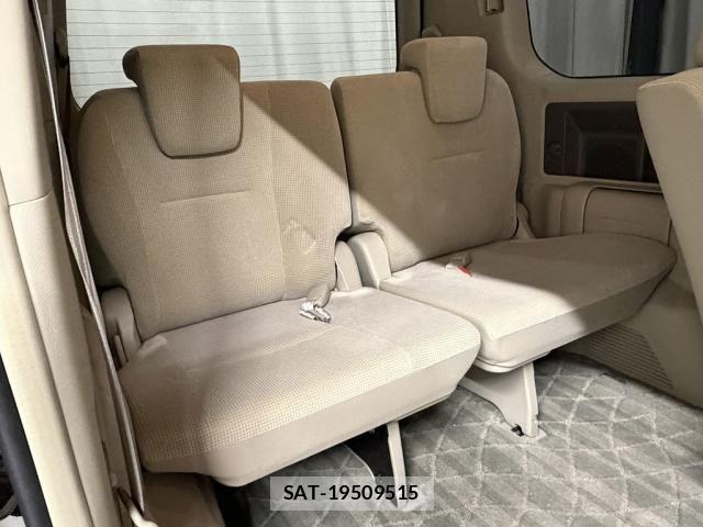 Toyota NOAH 2009-10 7059950-20